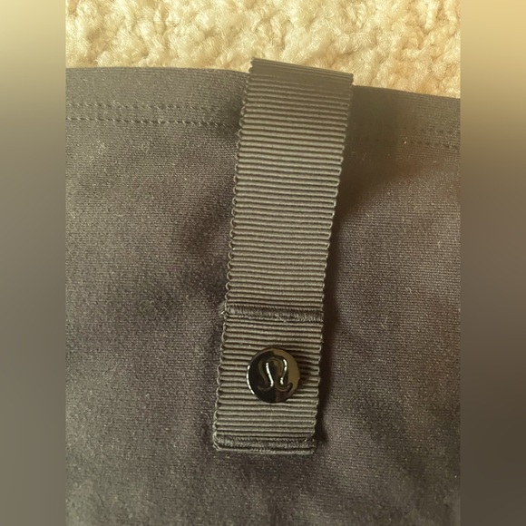 Lululemon Vinyasa Scarf Wrap Gray & Black - Picture 3 of 3